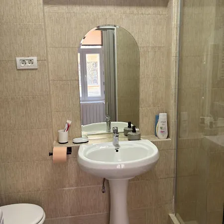 Garsoniera Langa Palatul Parlamentului Bukareszt