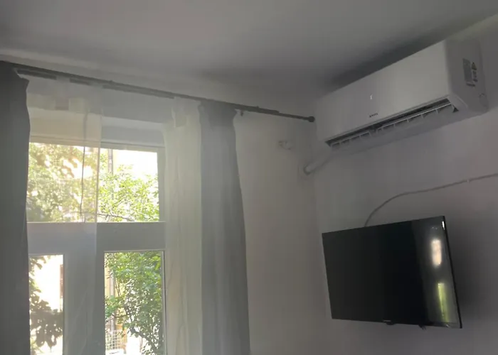 Garsoniera Langa Palatul Parlamentului アパート